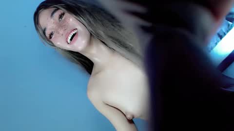 Snapshot of naughtygirlintown chatting on December 17, 5:51 am Mariella online show from December 17, 5:51 am