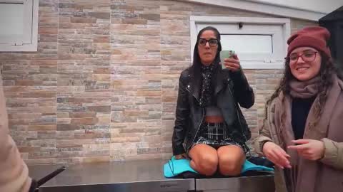 ANDREA STEPH  MIKE online show from November 12, 10:26 am