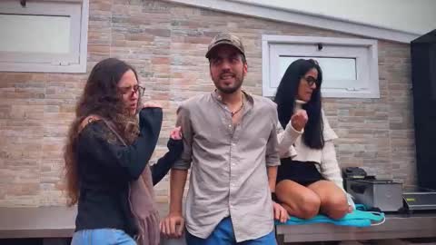 ANDREA STEPH  MIKE online show from November 14, 9:41 am