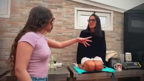 ANDREA STEPH  MIKE online show from February 27, 11:43 am