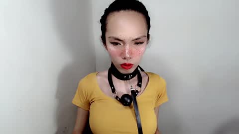 naughtypetiteangel online show from October 14, 10:43 pm