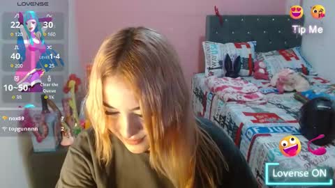Snapshot of naughtyplayass chatting on December 17, 6:42 pm naughtyplayass online show from December 17, 6:42 pm