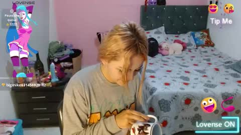 Snapshot of naughtyplayass chatting on December 21, 1:21 pm naughtyplayass online show from December 21, 1:21 pm