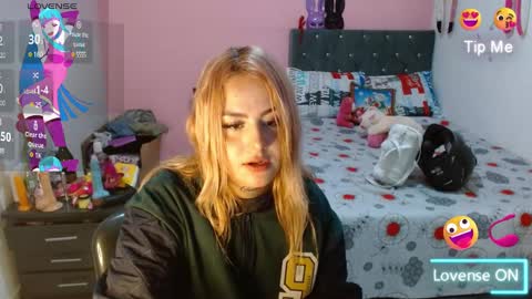 Snapshot of naughtyplayass chatting on December 23, 6:27 pm naughtyplayass online show from December 23, 6:27 pm