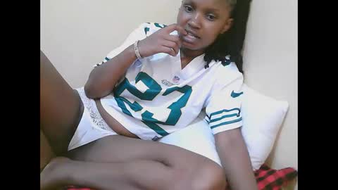 Snapshot of naughtysammur25 chatting on October 12, 10:53 pm naughtyqueen online show from October 12, 10:53 pm