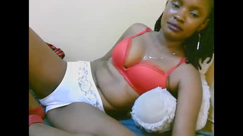 Snapshot of naughtysammur25 chatting on October 28, 11:18 pm naughtyqueen online show from October 28, 11:18 pm