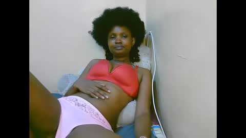 Snapshot of naughtysammur25 chatting on November 8, 12:00 am naughtyqueen online show from November 8, 12:00 am