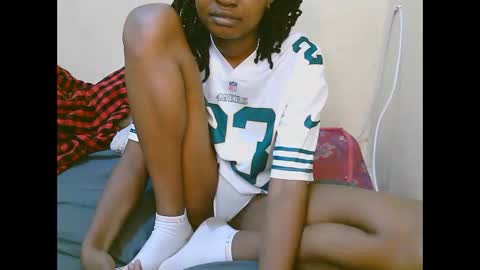 Snapshot of naughtysammur25 chatting on November 10, 7:40 am naughtyqueen online show from November 10, 7:40 am