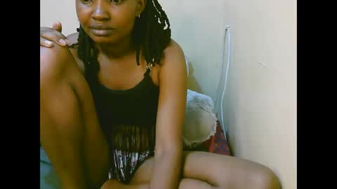 Snapshot of naughtysammur25 chatting on November 12, 12:00 am naughtyqueen online show from November 12, 12:00 am