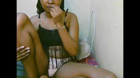 Snapshot of naughtysammur25 chatting on November 17, 1:22 am naughtyqueen online show from November 17, 1:22 am