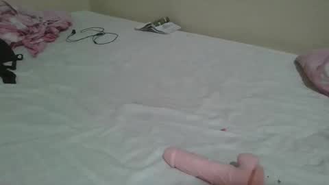 Snapshot of naughtysweetpie chatting on November 15, 8:05 pm naughty online show from November 15, 8:05 pm