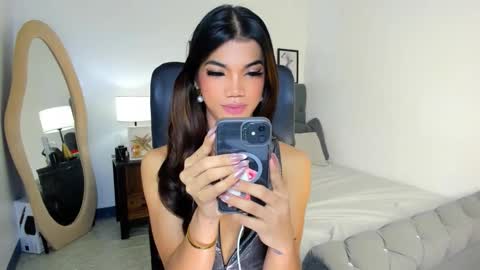 Snapshot of naughtyvixennova chatting on November 14, 7:23 pm Cassie online show from November 14, 7:23 pm