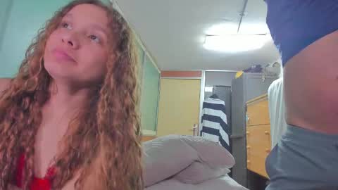 Snapshot of naugthtycurls chatting on March 12, 9:44 am Arantxa online show from March 12, 9:44 am