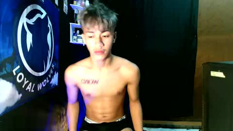 Snapshot of naugthyboyloy chatting on November 6, 7:04 pm Loy online show from November 6, 7:04 pm