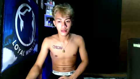 Snapshot of naugthyboyloy chatting on November 11, 5:57 pm Loy online show from November 11, 5:57 pm