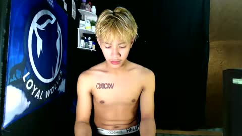 Snapshot of naugthyboyloy chatting on November 22, 3:55 pm Loy online show from November 22, 3:55 pm