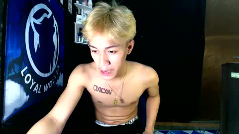 Snapshot of naugthyboyloy chatting on November 25, 7:25 pm Loy online show from November 25, 7:25 pm