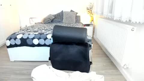 KimBeee online show from February 20, 6:28 am