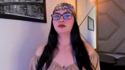 NavannyCattan online show from November 9, 6:01 am