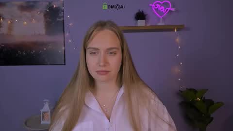 naya_dream online show from December 18, 9:37 am