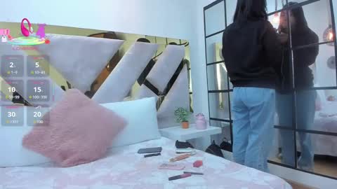 Snapshot of nayara_macherano chatting on March 5, 9:05 am nayara_macherano online show from March 5, 9:05 am
