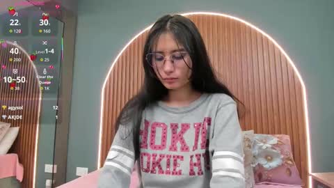 Snapshot of nayecloud chatting on October 22, 3:40 am Naye online show from October 22, 3:40 am