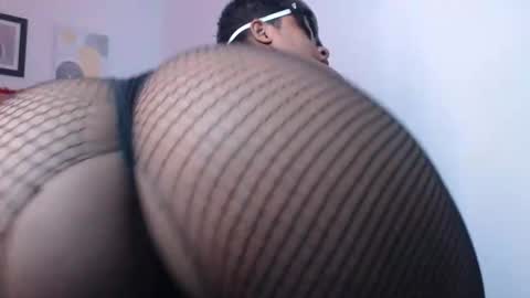 nayla_brown8 online show from December 3, 1:20 pm