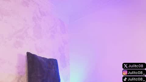 Snapshot of naylapot_ chatting on January 20, 2:46 pm Juli online show from January 20, 2:46 pm