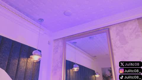 Snapshot of naylapot_ chatting on January 21, 11:24 am Juli online show from January 21, 11:24 am