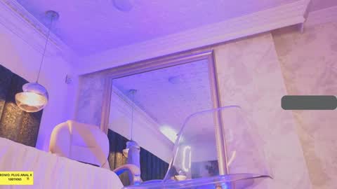 Snapshot of naylapot_ chatting on January 22, 2:14 pm Juli online show from January 22, 2:14 pm