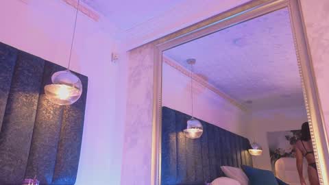 Snapshot of naylapot_ chatting on January 31, 5:42 pm Juli online show from January 31, 5:42 pm