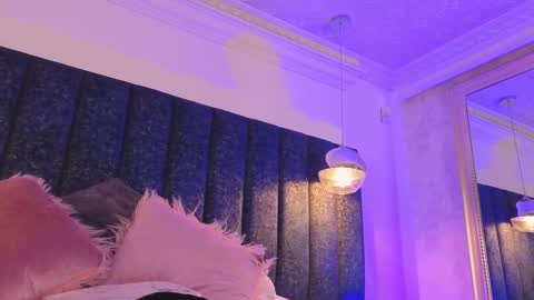 Snapshot of naylapot_ chatting on February 22, 11:46 am Juli online show from February 22, 11:46 am