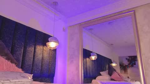 Snapshot of naylapot_ chatting on February 23, 12:05 pm Juli online show from February 23, 12:05 pm