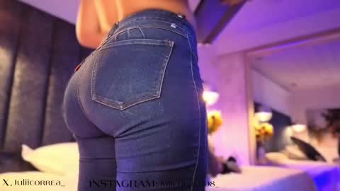 Snapshot of naylapot_ chatting on October 22, 11:21 am Juli online show from October 22, 11:21 am