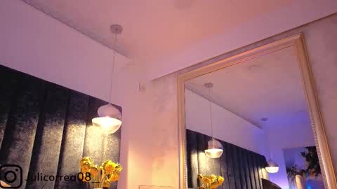 Snapshot of naylapot_ chatting on November 2, 11:45 am Juli online show from November 2, 11:45 am