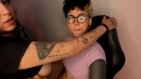 Snapshot of nazzz10 chatting on November 28, 5:15 pm nazzz10 online show from November 28, 5:15 pm