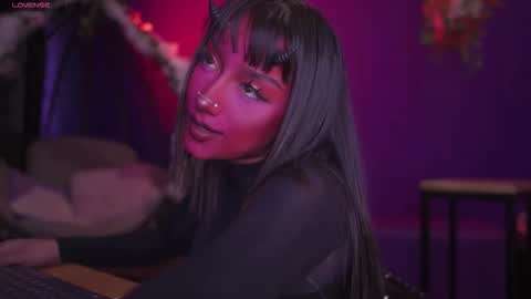 Nefertari online show from October 28, 11:47 am