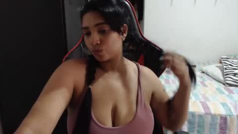 Snapshot of nebyula_star chatting on December 13, 1:04 am Nebyula online show from December 13, 1:04 am