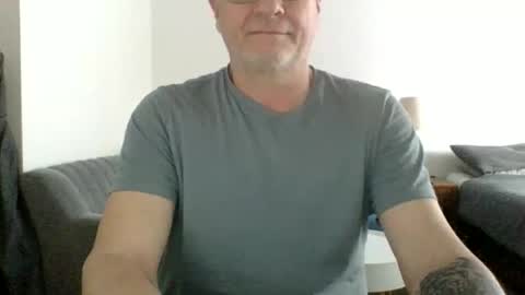 neckdown12 online show from September 19, 9:37 pm