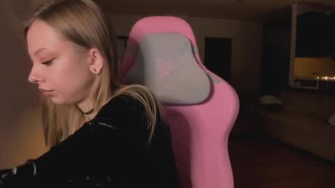 m a r i a online show from December 9, 3:18 am