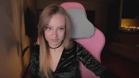 m a r i a online show from December 13, 3:38 am