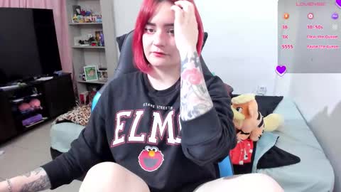 Snapshot of neeko_lol_ chatting on October 1, 10:21 am Geek Nicole im Neeko UwU online show from October 1, 10:21 am