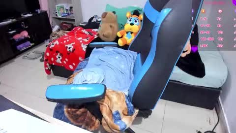 Snapshot of neeko_lol_ chatting on October 24, 2:57 pm Geek Nicole im Neeko UwU online show from October 24, 2:57 pm