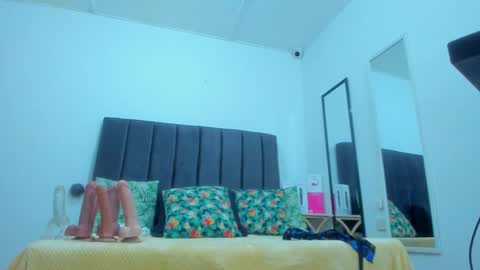 neferet_opal online show from October 22, 11:04 pm