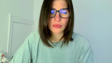 Neferutt online show from November 7, 10:04 am