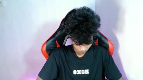 Snapshot of neil_asian69 chatting on November 2, 10:39 am neil_asian69 online show from November 2, 10:39 am