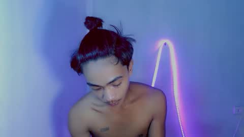 Snapshot of neil_asian69 chatting on November 6, 9:54 am neil_asian69 online show from November 6, 9:54 am