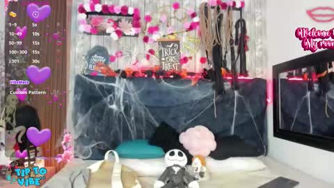 Snapshot of nekomisaki chatting on October 28, 11:36 am Miah online show from October 28, 11:36 am