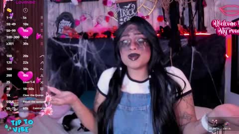 Snapshot of nekomisaki chatting on October 31, 12:06 pm Miah online show from October 31, 12:06 pm