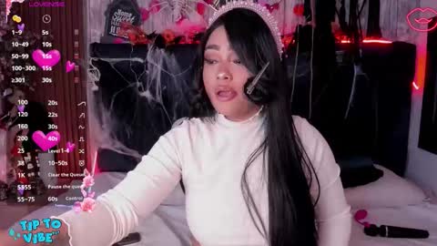 Snapshot of nekomisaki chatting on November 10, 12:15 pm Miah online show from November 10, 12:15 pm